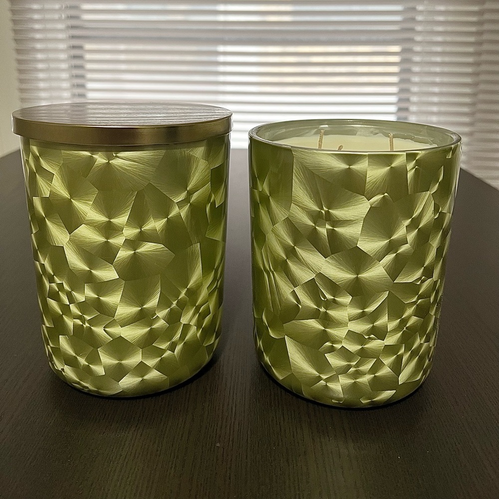 Bluemercury Fireside Glow Luxury scented candle. Brand new, 30oz, 3 wick